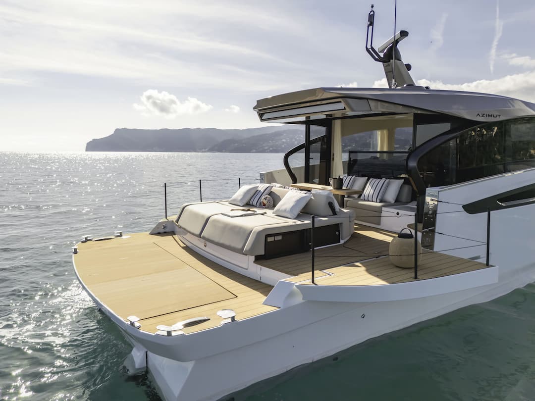 SD6_Exterior_aft_Mid_Res_6QdUsCx-H.jpg